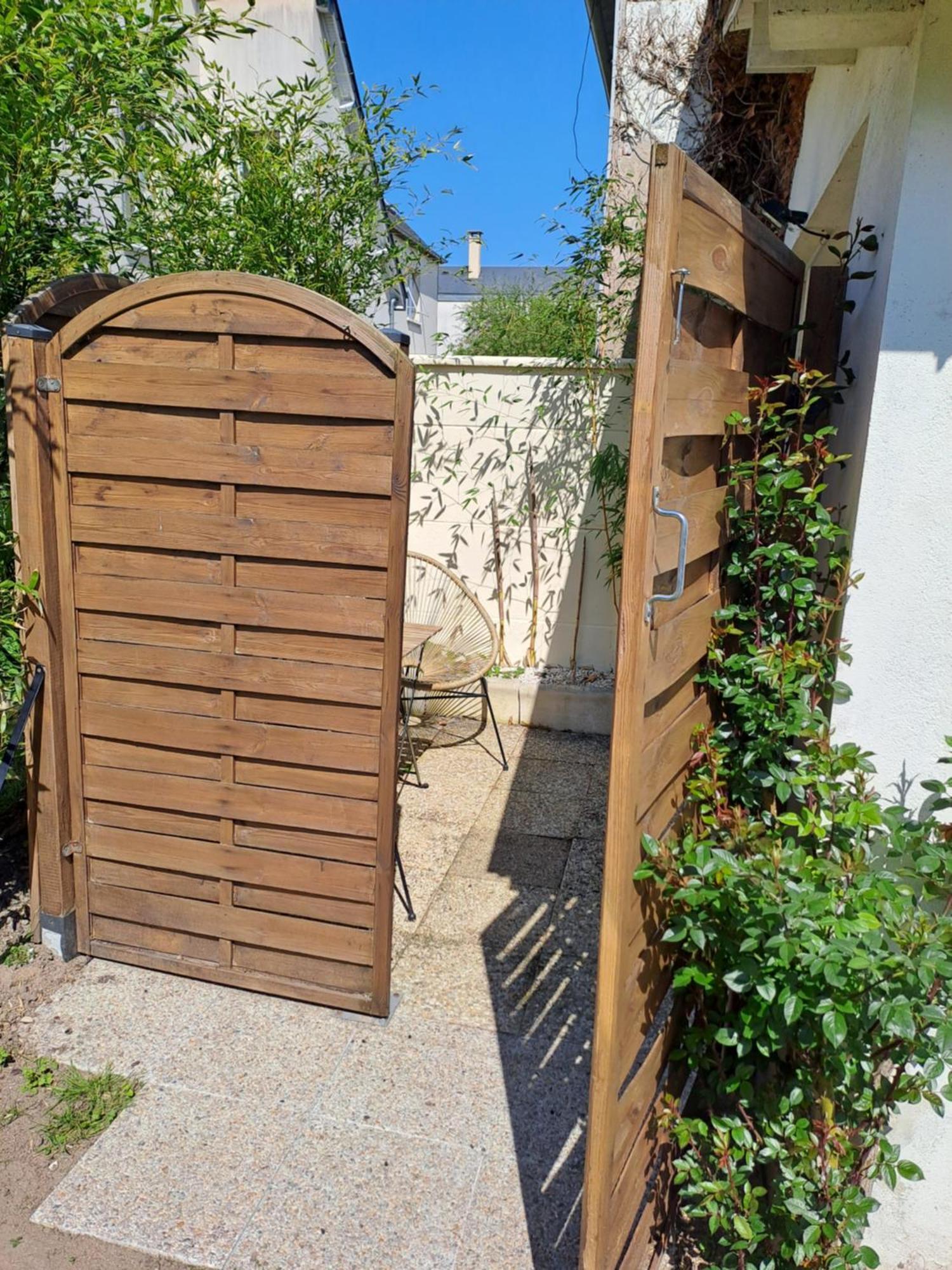 Holiday home Joli Au Calme Dans Un Jardin Privatif Ouistreham